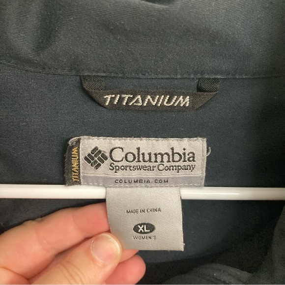 Columbia Titanium Jacket - Black - Size Women's XL - Picture 9 of 10